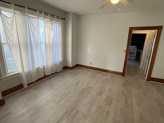 3rd image of 2540 Glen Echo Dr