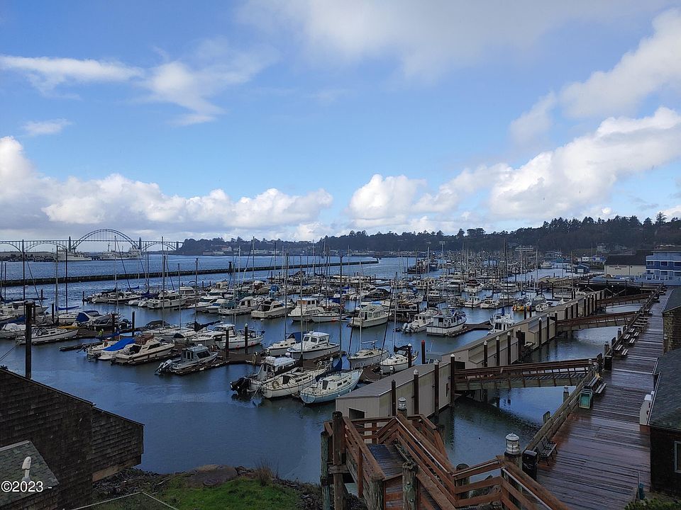 1st image of SE Bay Blvd