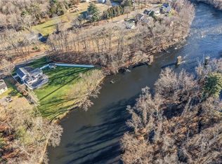 8 Old Hartford Ave, East Granby, CT 06026