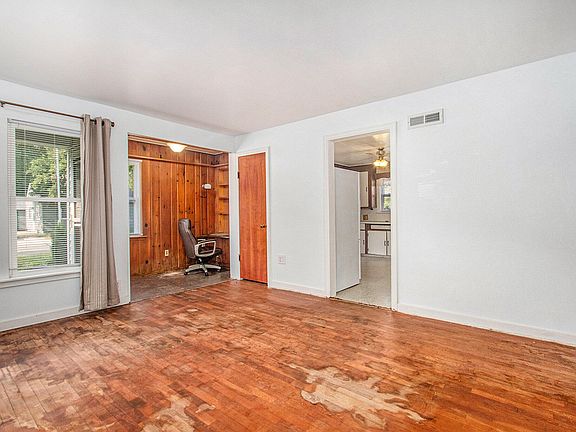 4th image of 951 Wilson Ave