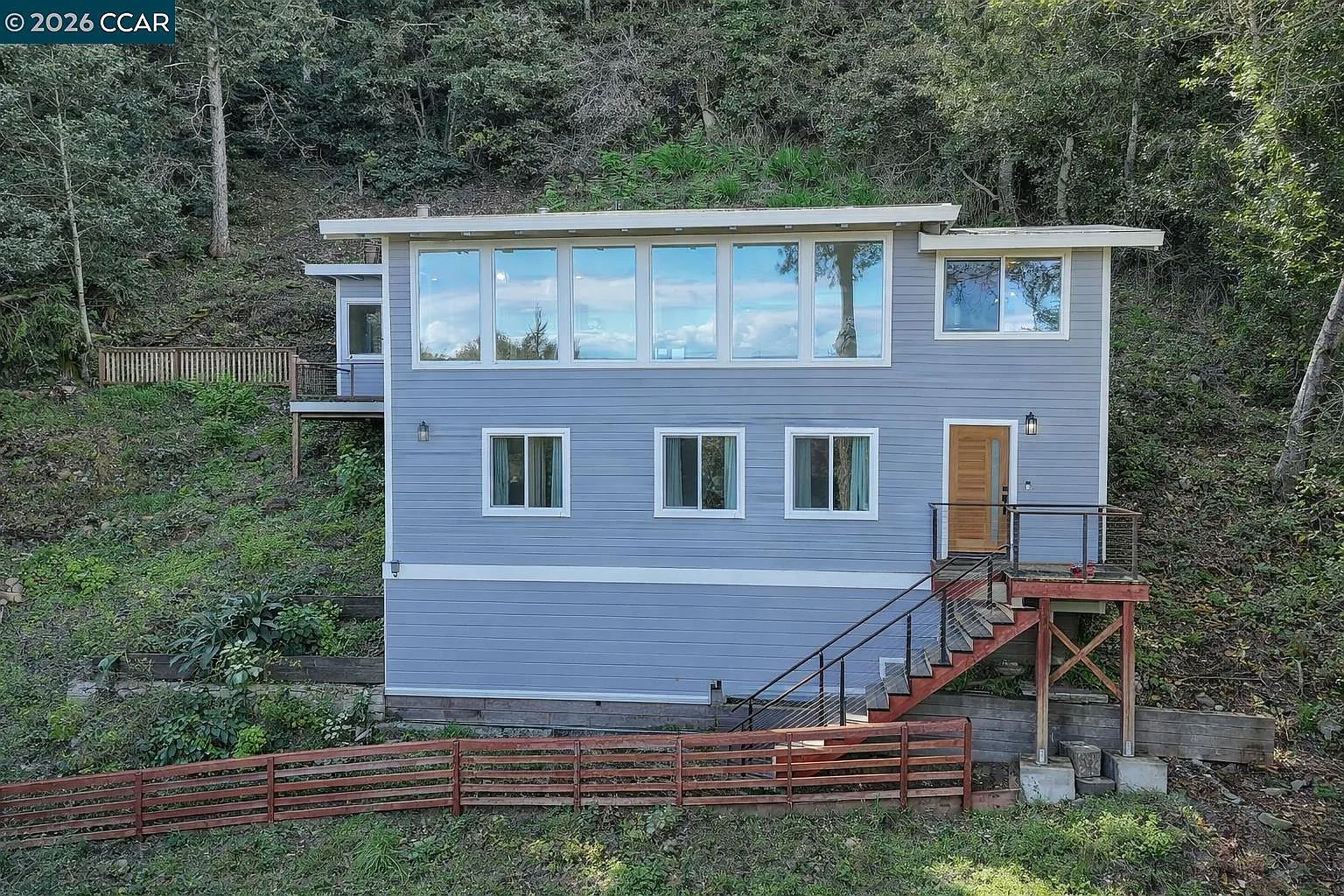 421 Rose Ave photo 1