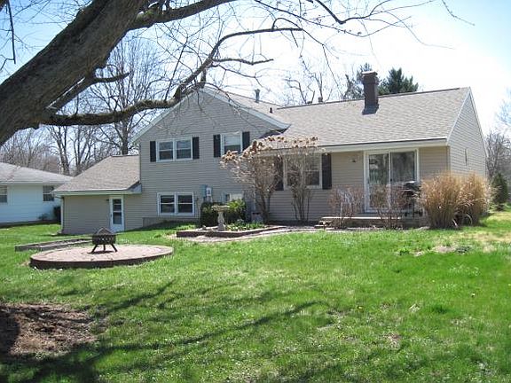 3rd image of 609 Ashby Dr