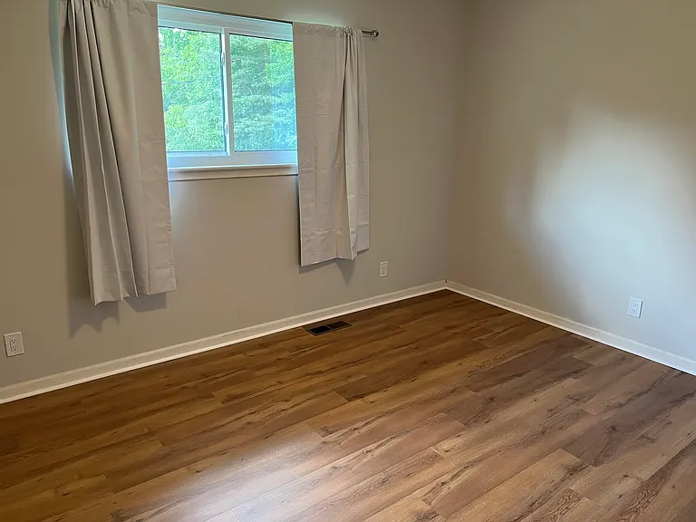 33426 Harlan Dr — Photo 9