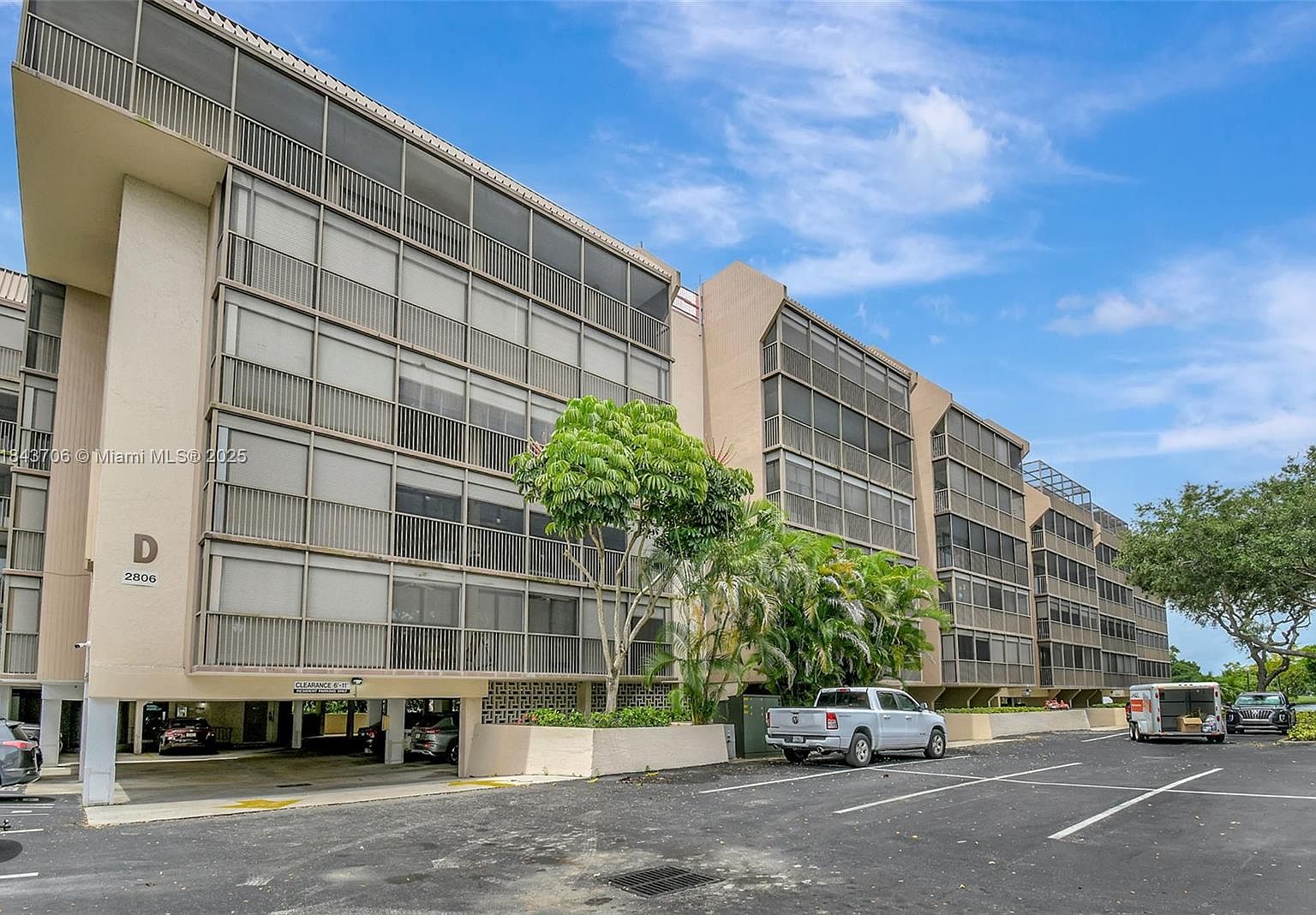 2806 N 46th Ave APT D533