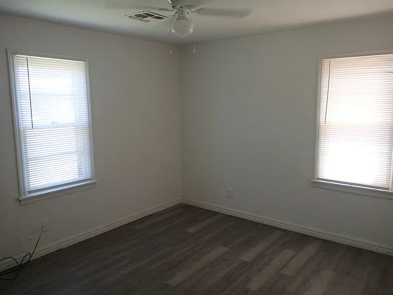 1514 NW Smith Ave — Photo 6