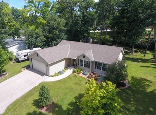 34016 Cattail Dr, Burlington, WI 53105