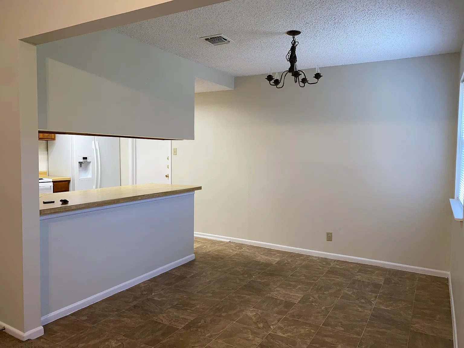 3 bed, 1239 sqft, $1,450 — Photo 2