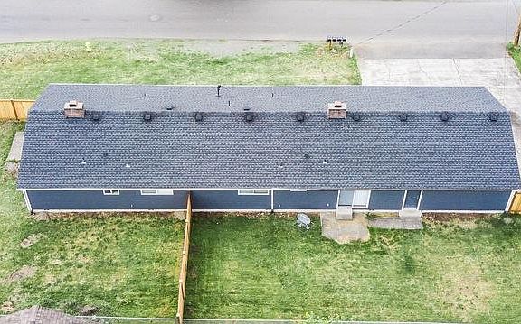 2nd image of 635 17th St E #635