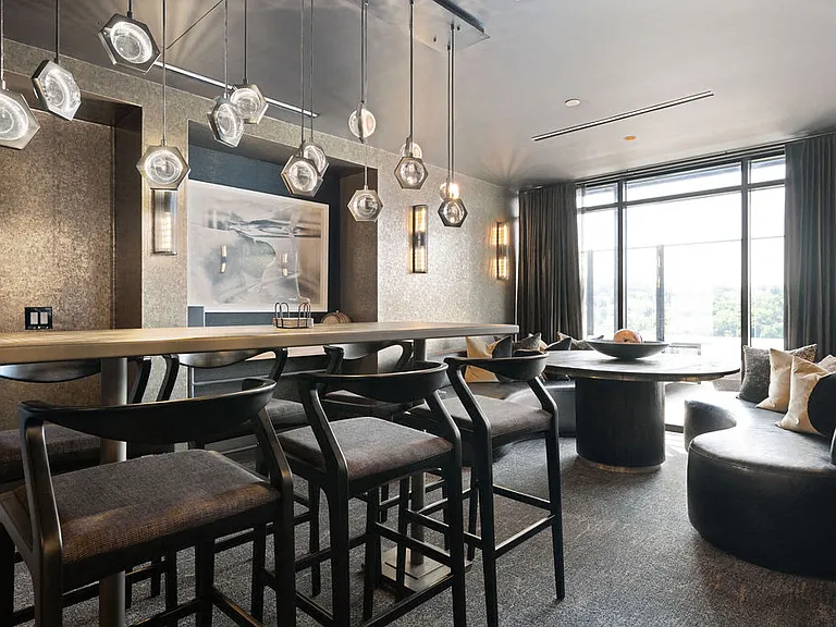 Madison West Elm — Photo 27
