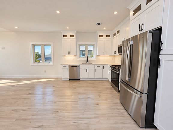 4th image of 907 Rathbun Ave #2