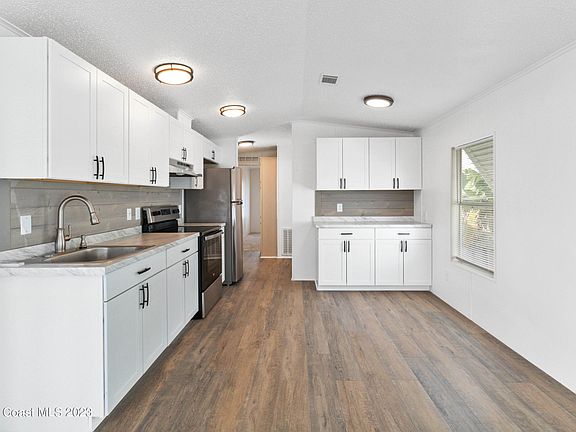 3rd image of 243 Liberty Ln