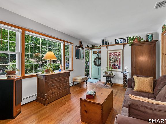 3rd image of 32 Ives Avenue