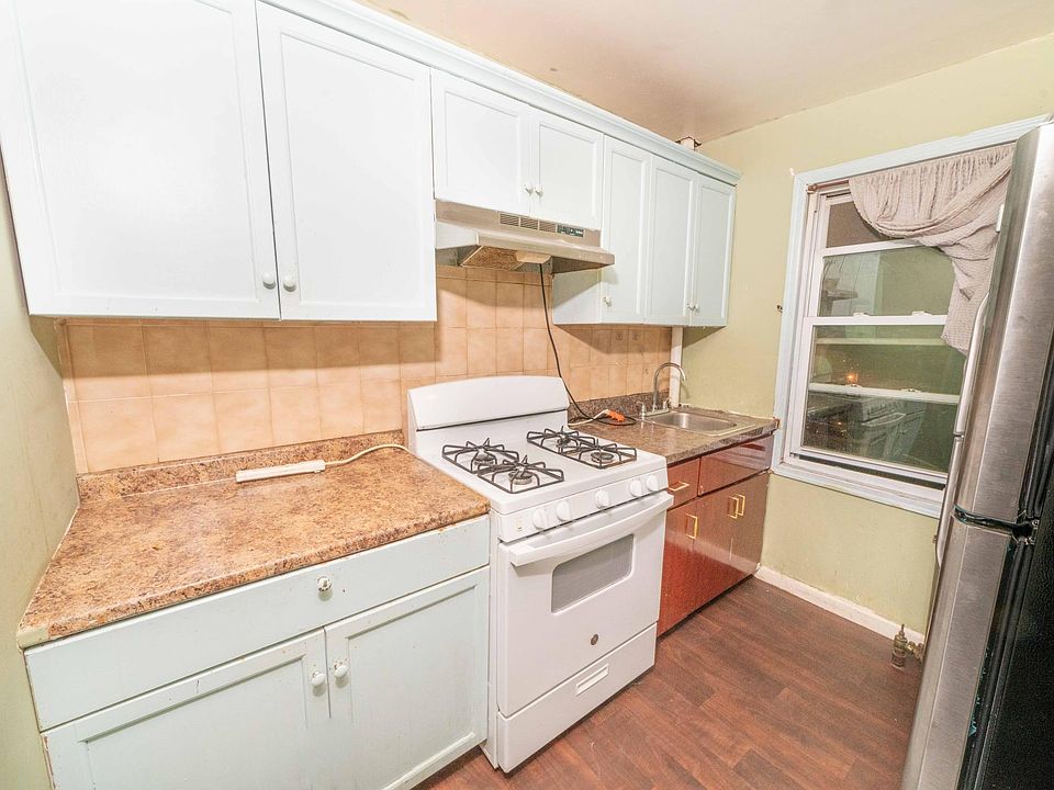 1st image of 89-32 Lyman St