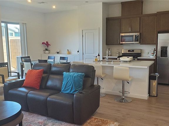 5th image of 3360 Santa Verdiana St