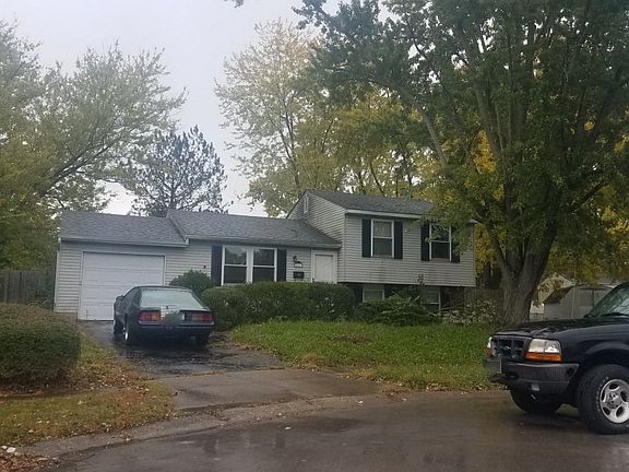 3rd image of 810 McGraw Ct