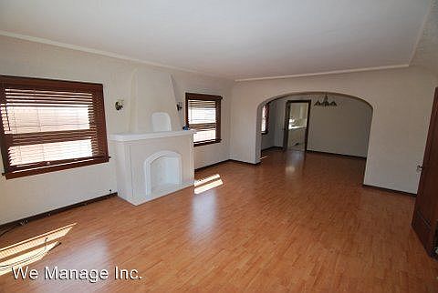 2nd image of 247 Loma Ave