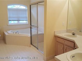 2 Linda Ct, Laurence Harbor, NJ 08879