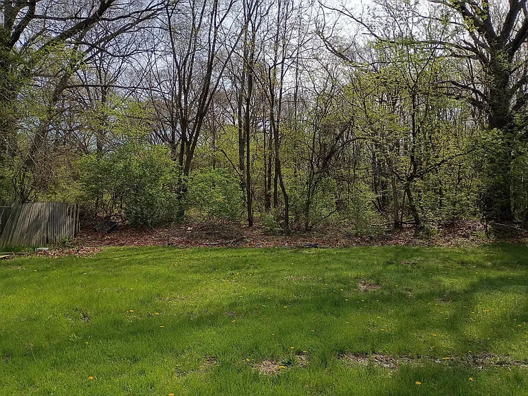2925 Miami St — Photo 12