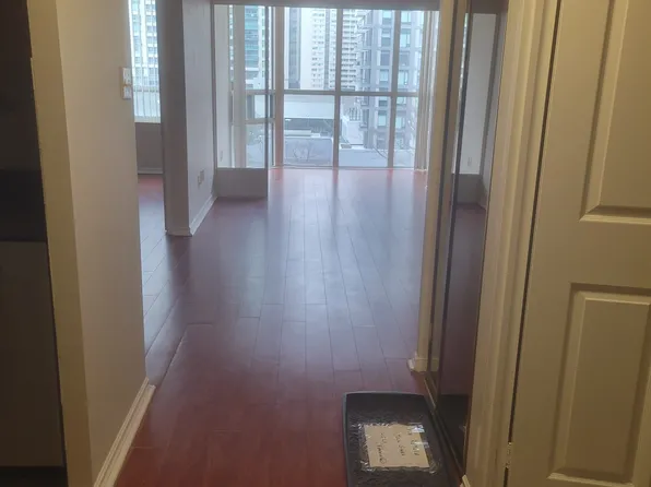 285 Enfield Pl #612, Mississauga, ON L5B 3Y6