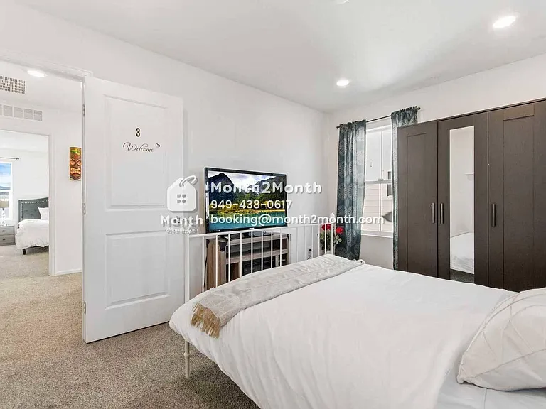 5947 N Orleans St — Photo 19
