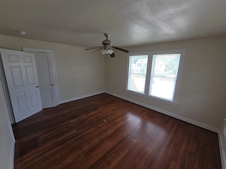 2805 Cleburne St — Photo 9