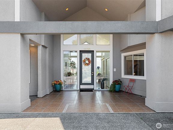3rd image of 11705 138th Avenue Ct E