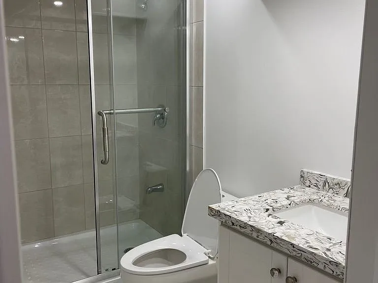 35 Barry Rd — Photo 20