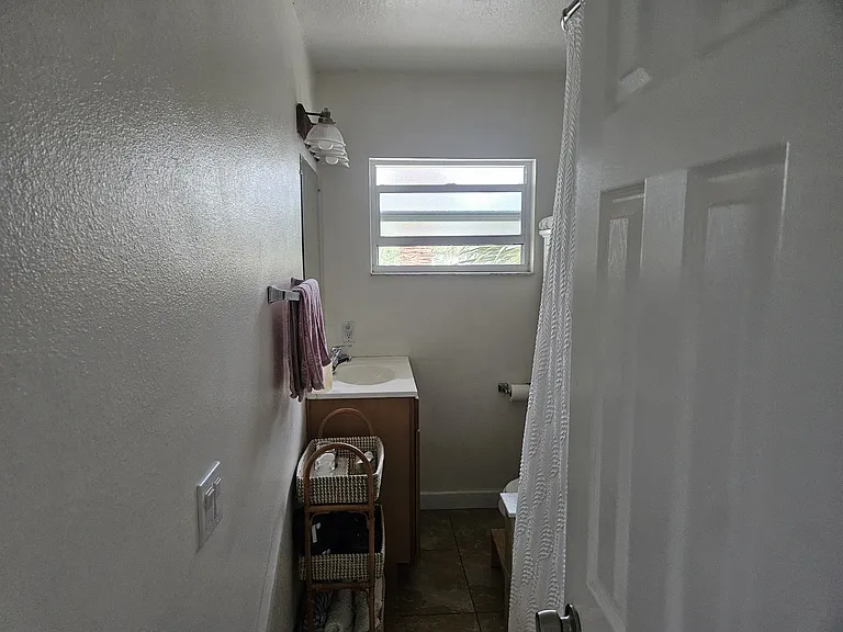 220 6th Ave N #6 — Photo 18