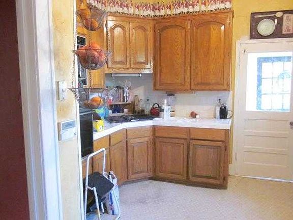 3rd image of 4601 Forest Dr