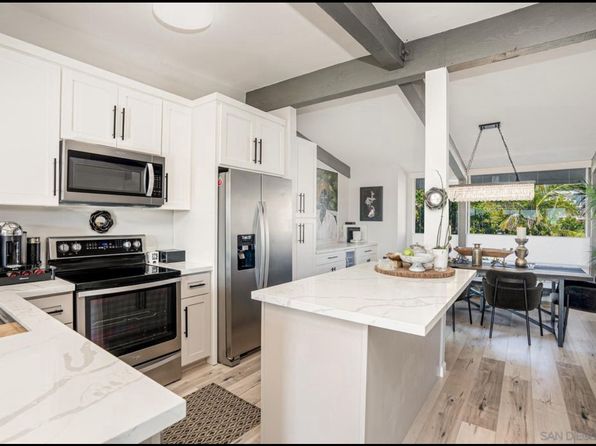 2323 Caringa Way UNIT 9