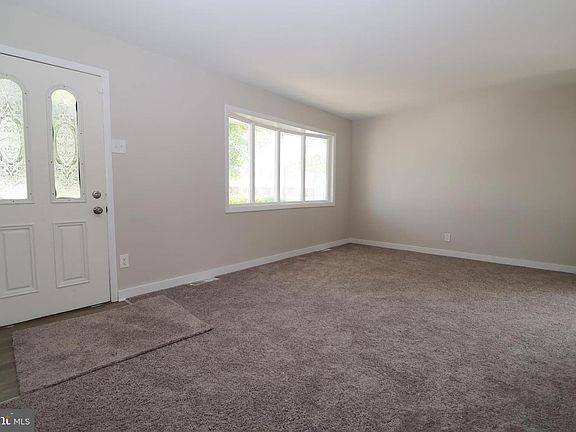 5th image of 340 Grand Ave