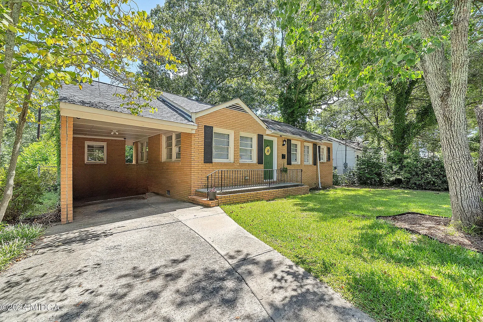 2 bed, 904 sqft, $1,350 — Photo 3