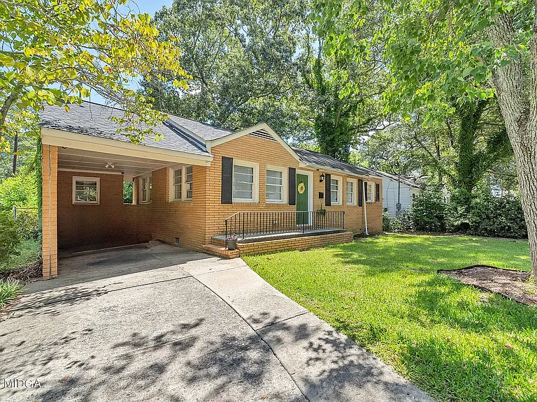 210 Oak Haven Ave — Photo 3