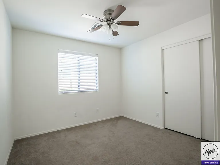 25550 W Beth Dr — Photo 11