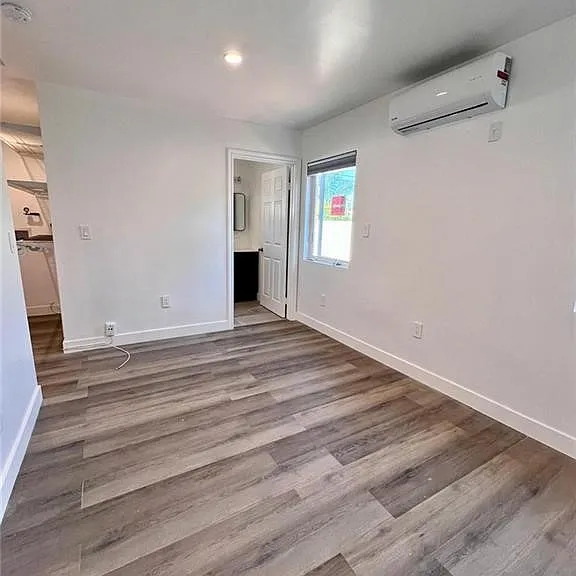 6445 1/2 Tujunga Ave — Photo 17