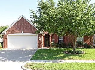 2832 Meade Dr, Grand Prairie, TX 75052