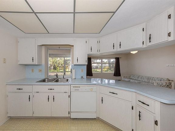 4th image of 2304 Lake Shore Dr