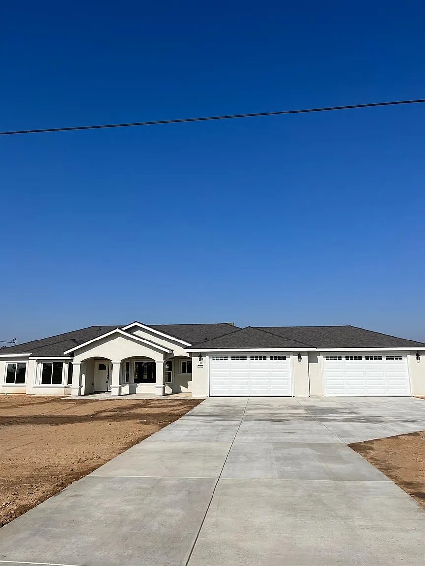 30551 Sunnyside Ave photo 1