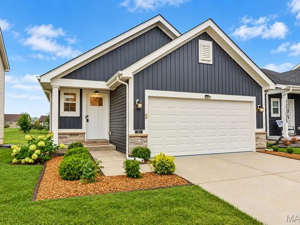 284 Crestfield Ct, Saint Charles, MO 63301