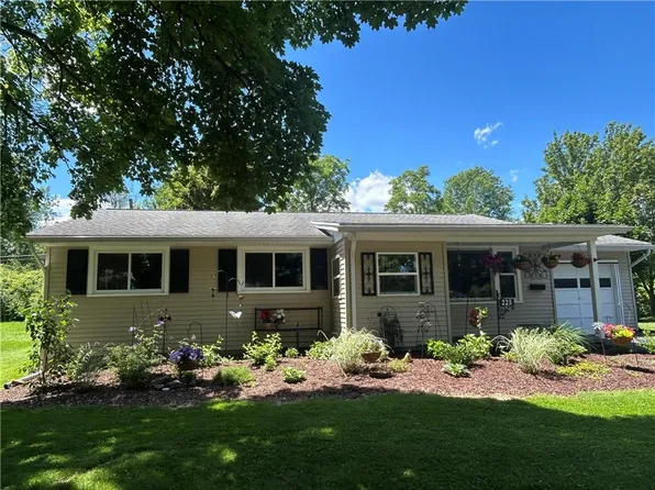225 N Park Dr, Rochester, NY 14612