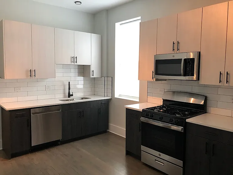 2229 W Cullerton St #2F — Photo 6