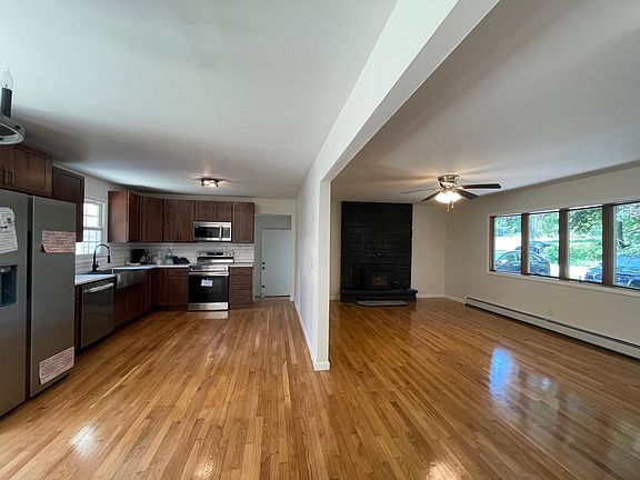 4th image of 129 Knoll Wood Cir #1