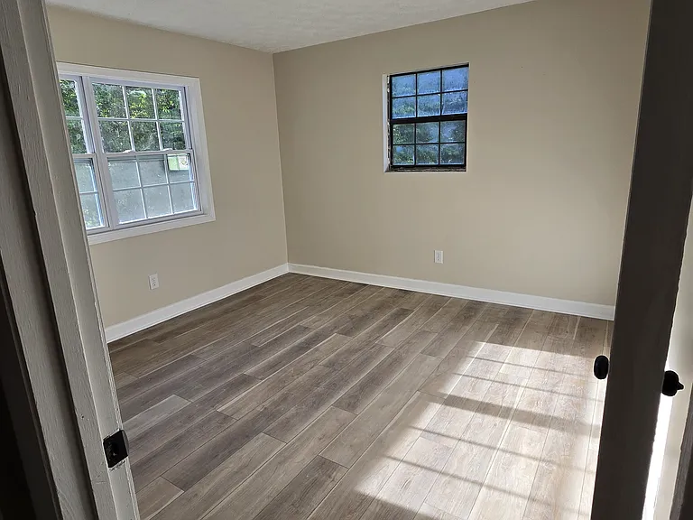840 Emery Rd — Photo 5
