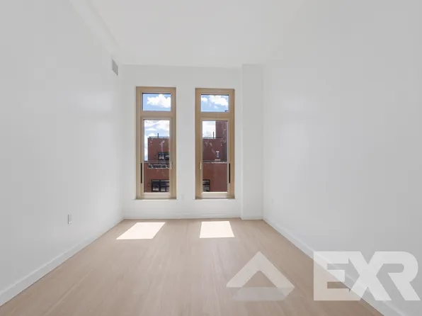 33 4th Street image 8 of 14