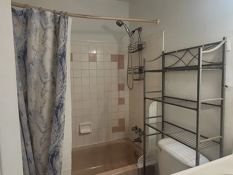 4419 Kentmore Dr — Photo 28