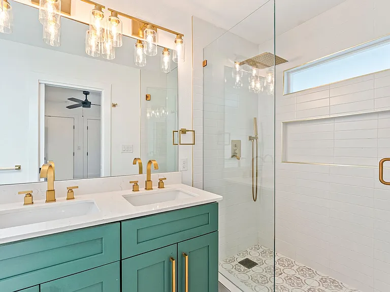 5200 King Charles Dr — Photo 12