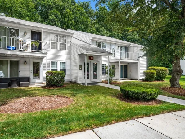 20 Walden Dr APT 20, Natick, MA 01760
