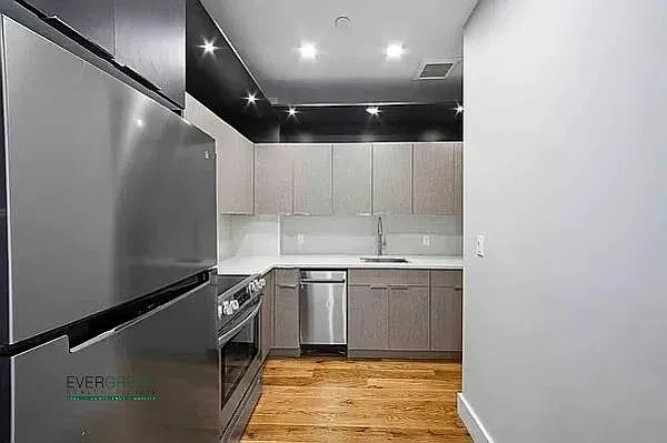 948 New York Ave — Photo 1