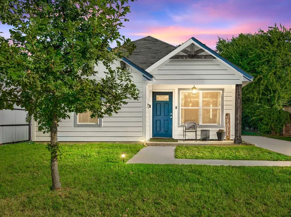 1405 E Davis Ave, Fort Worth, TX 76104