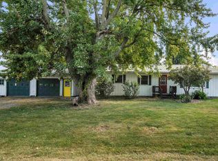 1606 20th Ave, Viola, IL 61486